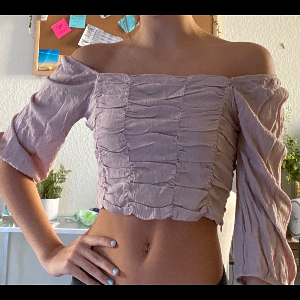 off the shoulder/on the shoulder crop top